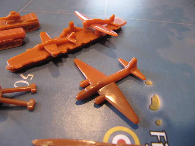 Axis & Allies Pacific 1940 - Strategic bombers can land on aircraft carriers.